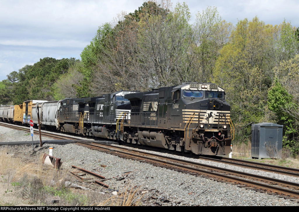 NS 9944 leads a short train 350-08 eastbound